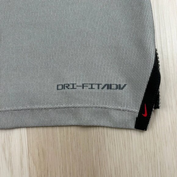 Nike Tiger Woods Dri-FIT ADV DA2995-100 Mens Gray Black Golf Polo Shirt Size XL - Picture 8 of 14